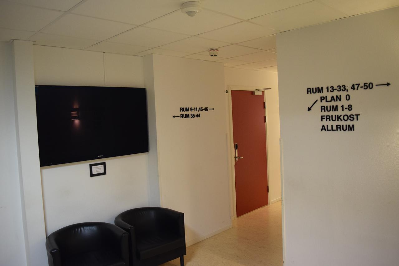 Hotell Haessloe Vasteras Bagian luar foto