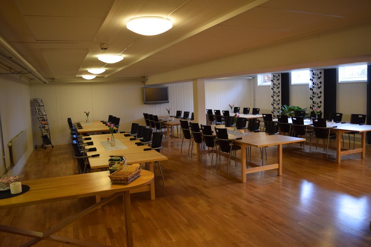 Hotell Haessloe Vasteras Bagian luar foto