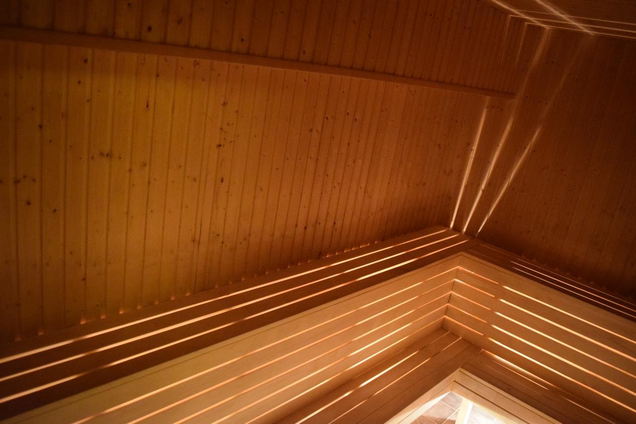 Hotell Haessloe Vasteras Bagian luar foto