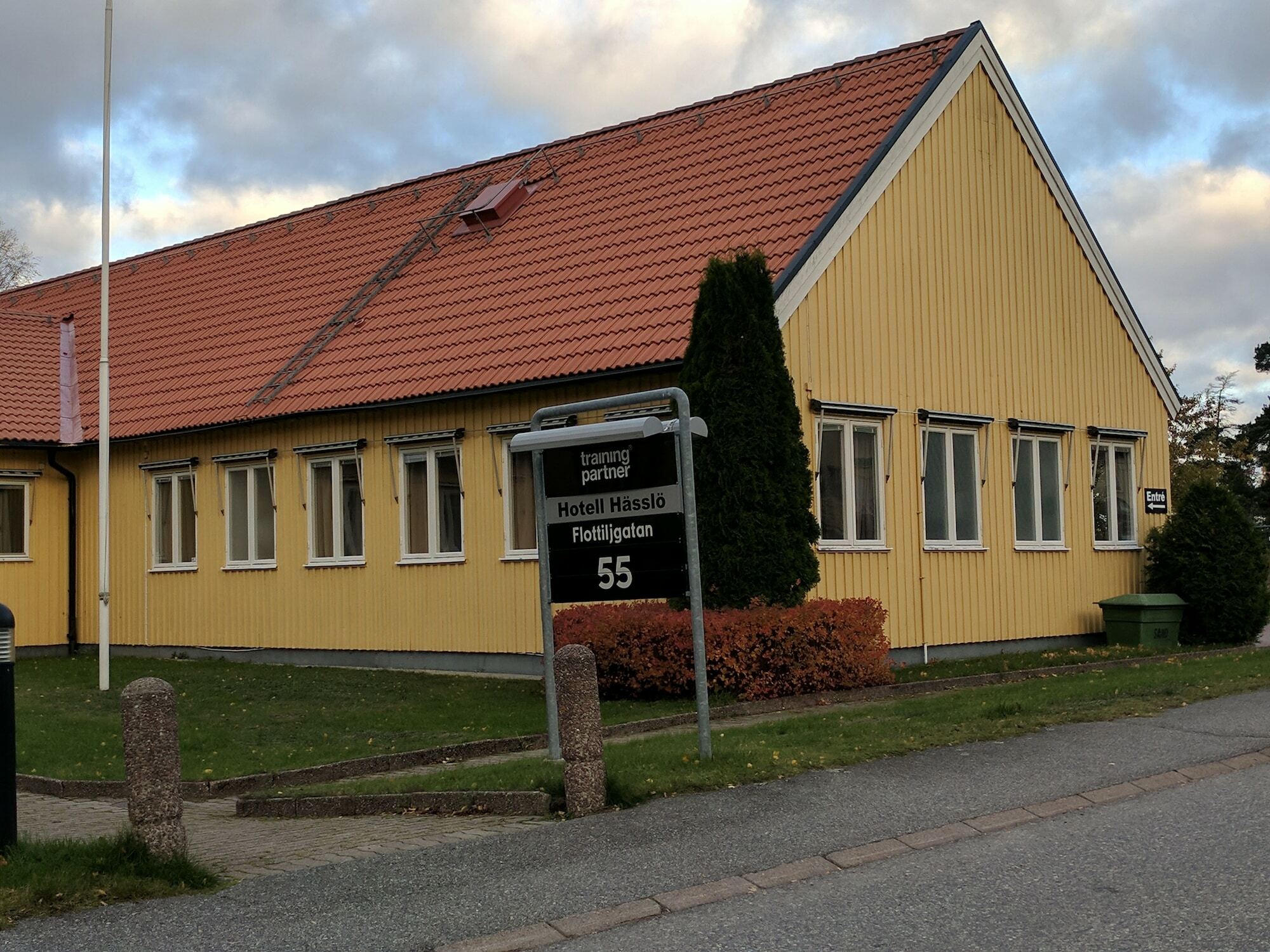 Hotell Haessloe Vasteras Bagian luar foto